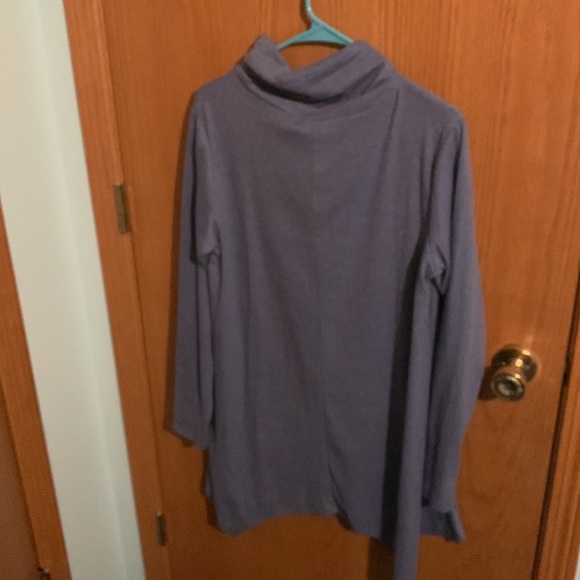 Blue sweater with loose turtle neck - Picture 3 of 3